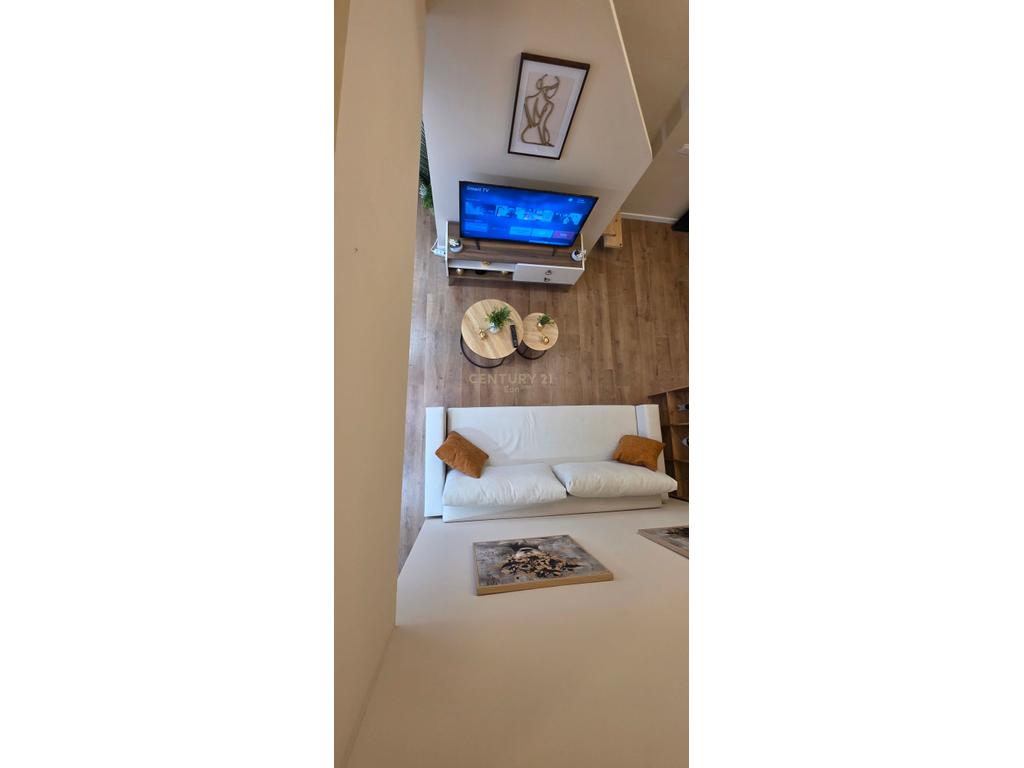 Apartamento/duplex à venda + estacionamento, praia, durres!