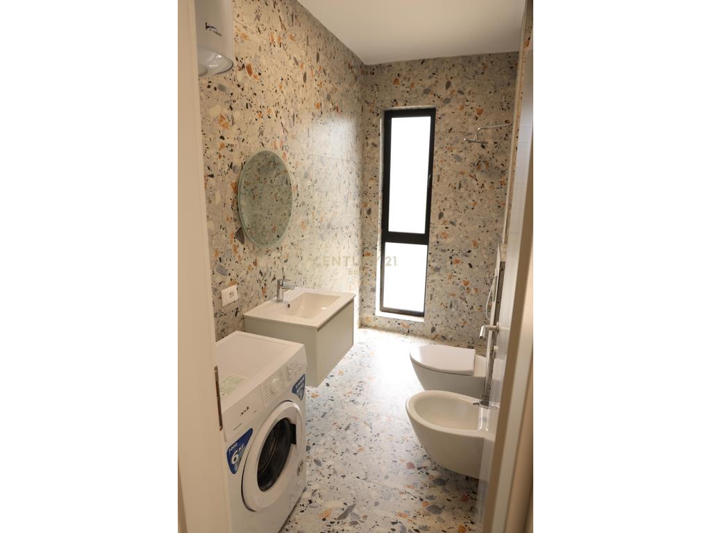 Apartamento 1+1 à venda na zona de malit të robit! (7)