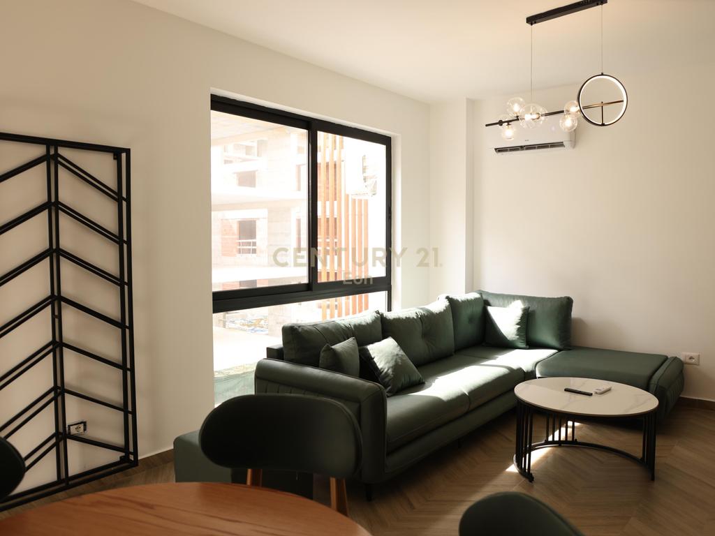 Apartamento 2+1 à venda na zona de malit të robit!