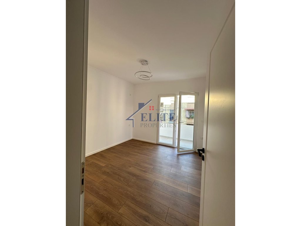 Rr. Kongresi i manastiri, apartament 2+1 në shitje