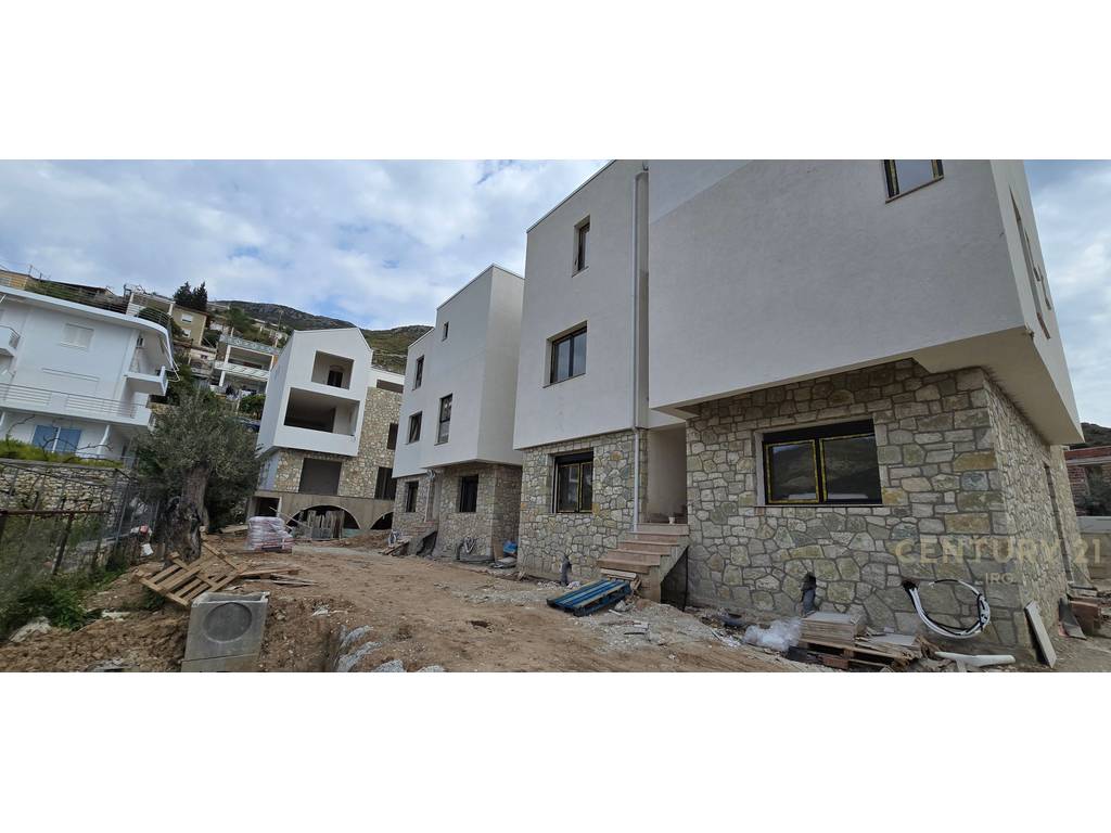 Duplex 2+1+3 a qeparo!