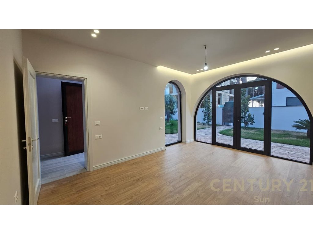Villa de lujo en venta en qerret – A 100 m del mar (2)