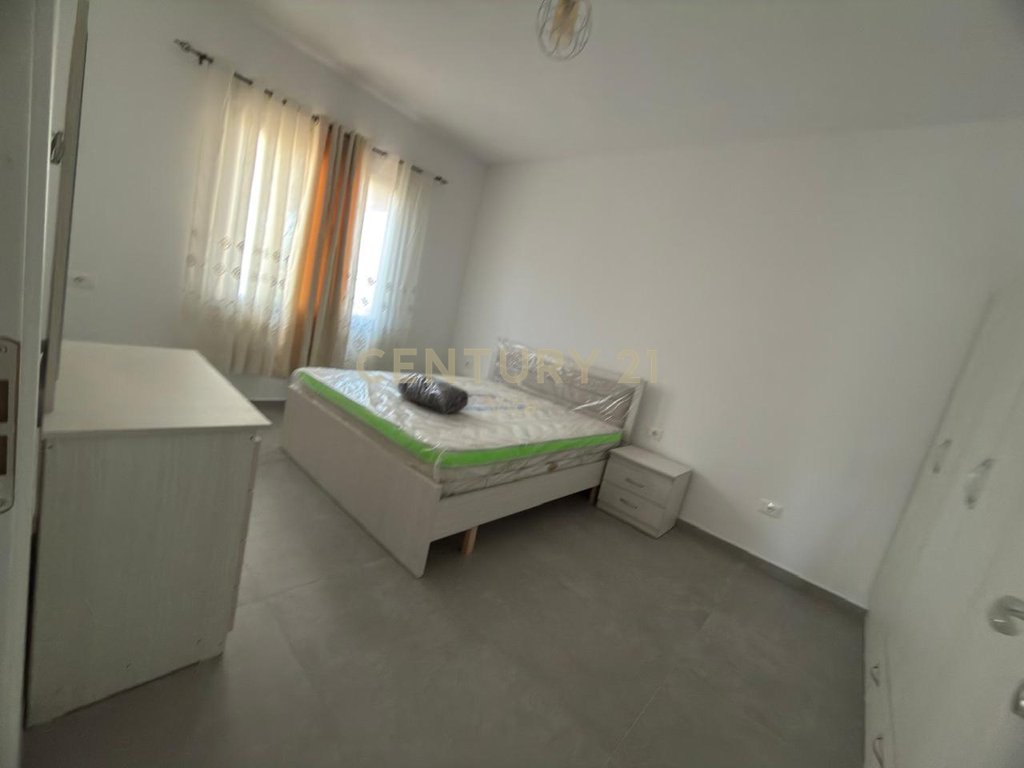 Jepet me qira 1+1 ne ish-knete ,durres !!! (6)