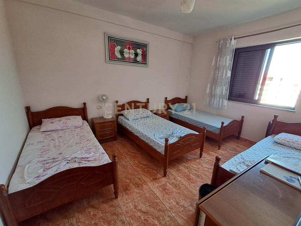 Apartament per shitje 3+1+2 prane sheshit prek cali, Shkodër