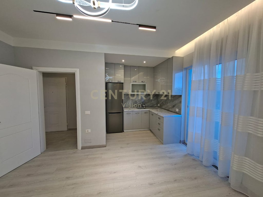 Apartament per shitje 3+1+2 prane sheshit prek cali, Shkodër