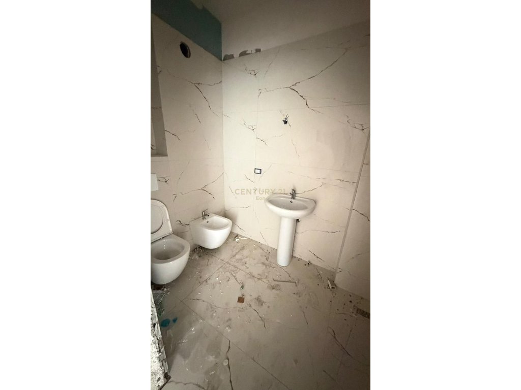 Shitet apartament 1+1 tek vm residence faza 1! (8)