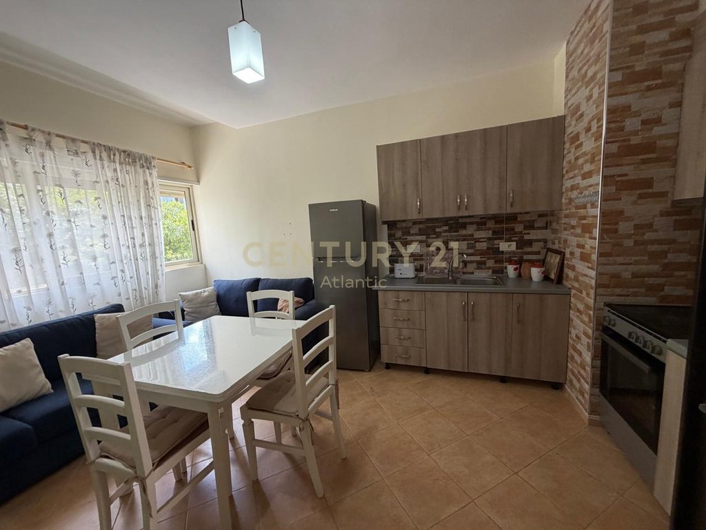 Apartament 1+1 në shkëmbi i kavajës,vije e dyte me detin (2)