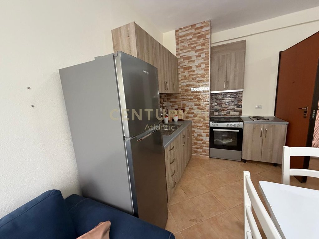 Apartament 1+1 në shkëmbi i kavajës,vije e dyte me detin (3)