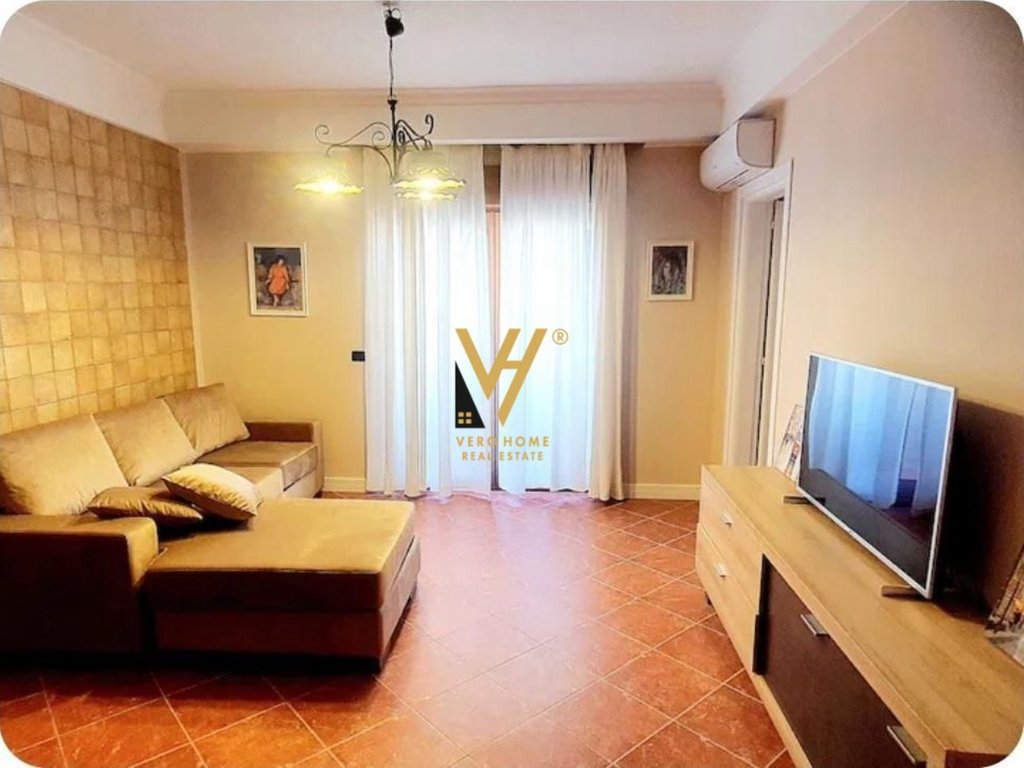Wohnung 1+1 und garage im zentrum zu verkaufen 315.000 euro