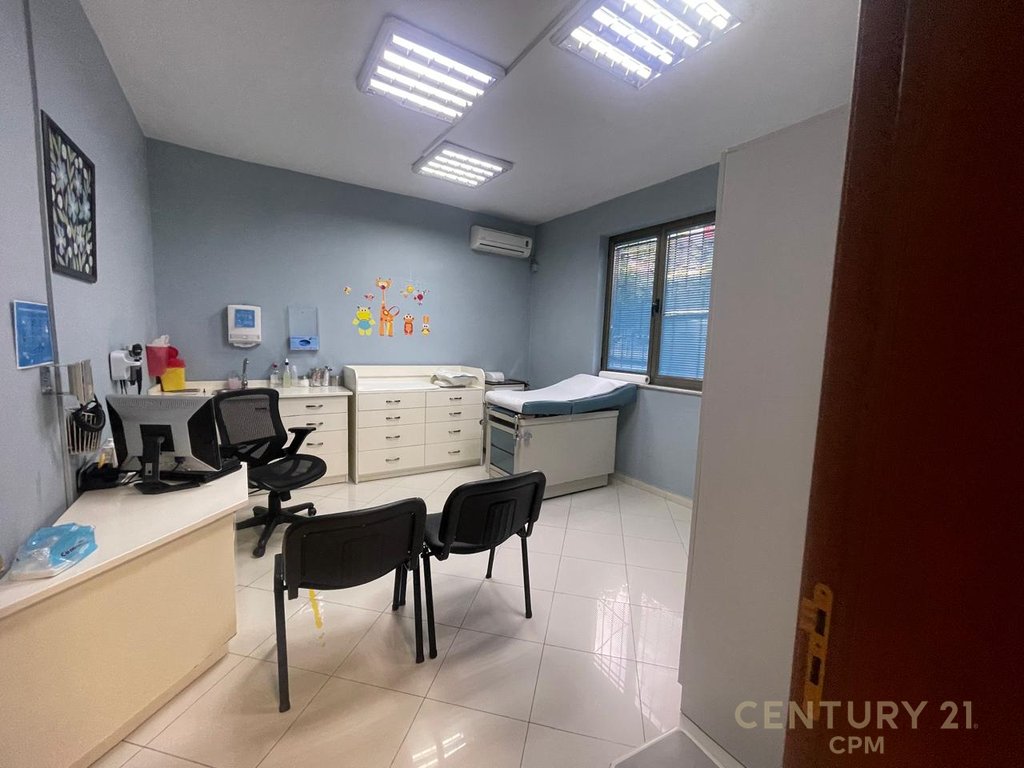 Jepet me qira kati 0, shkolla e kuqe, pazari i ri (5)