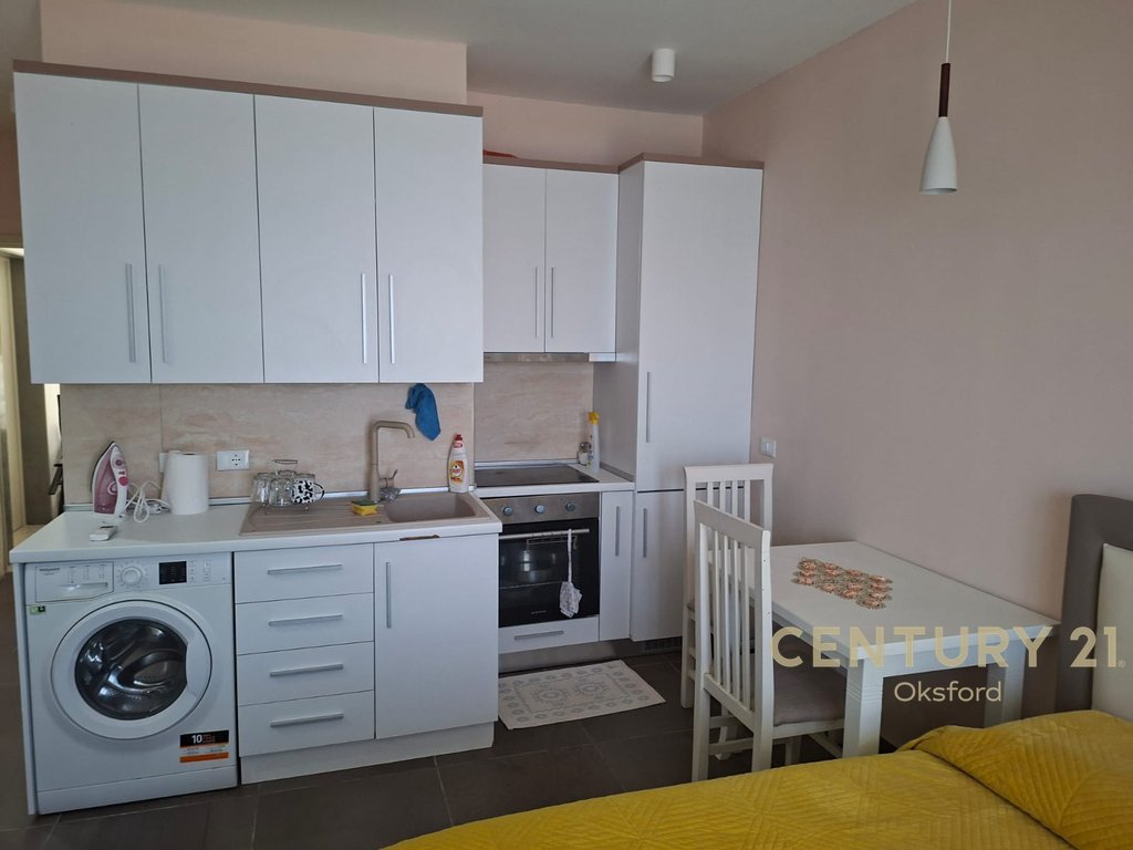 Shitet garsoniere në Vlorë, jonufër