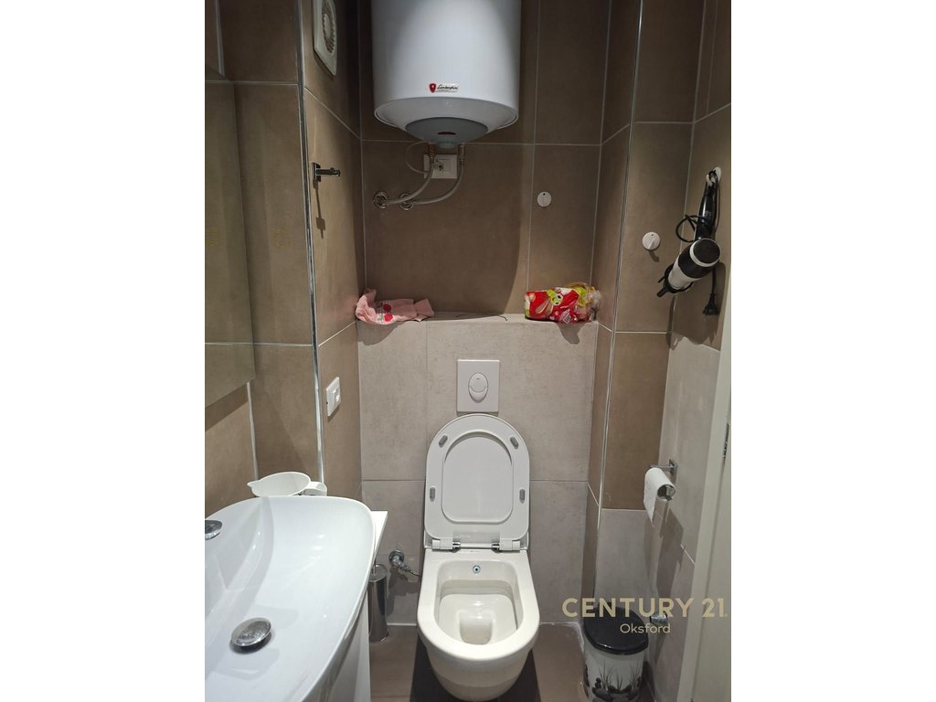 Shitet garsoniere në Vlorë, jonufër