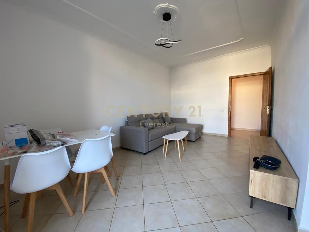Apartament 1+1 me qira tek urban gate Astir-