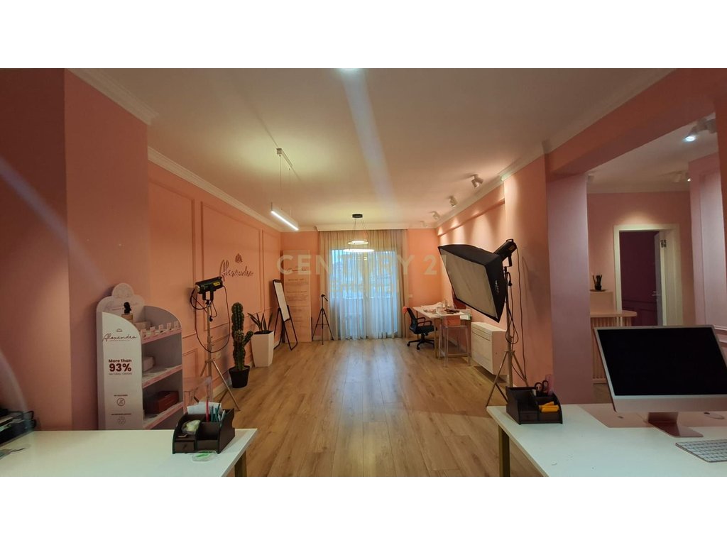 Ekskluzive!!jepet me qira njesi biznesi ,kat 0 tek corner residence! (4)