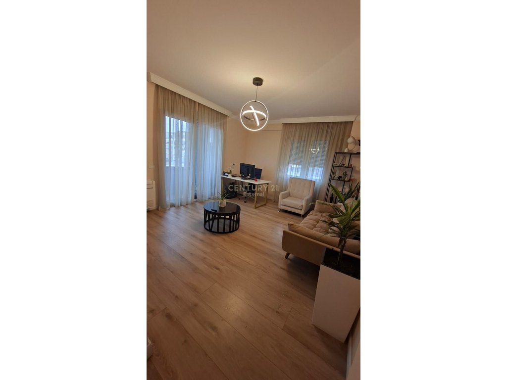 Ekskluzive!!jepet me qira njesi biznesi ,kat 0 tek corner residence! (5)