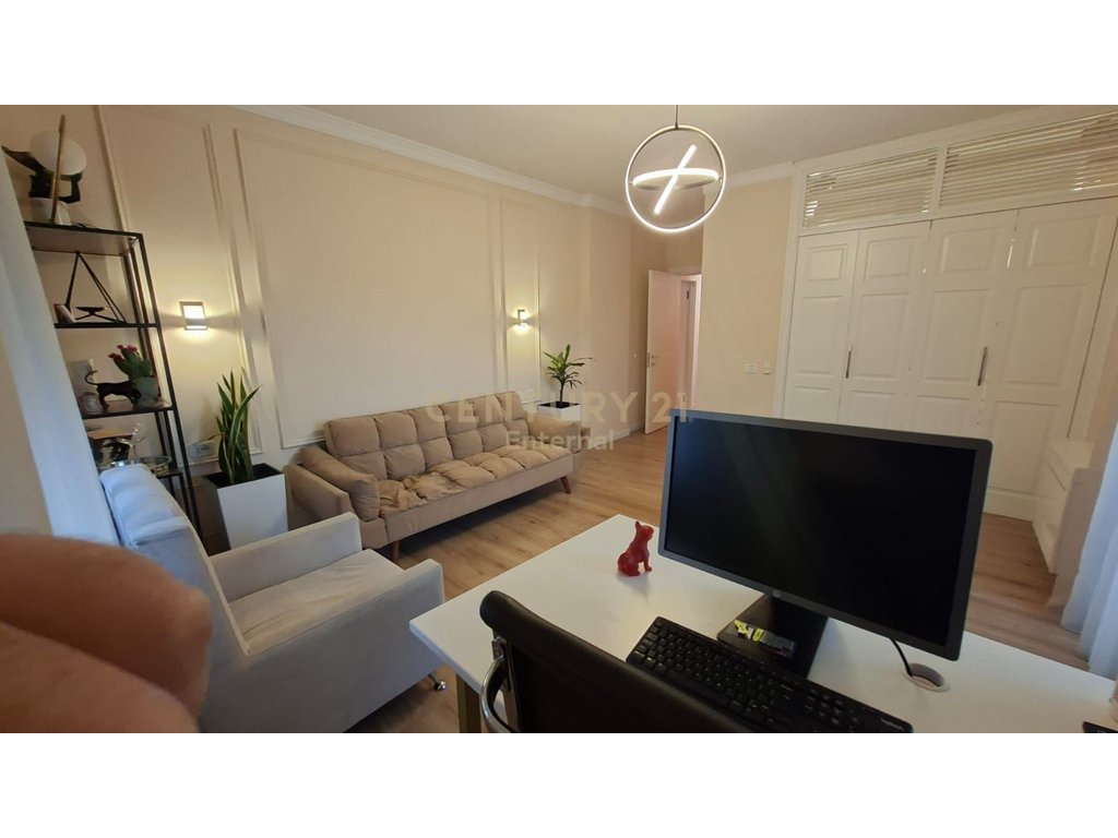 Ekskluzive!!jepet me qira njesi biznesi ,kat 0 tek corner residence! (6)