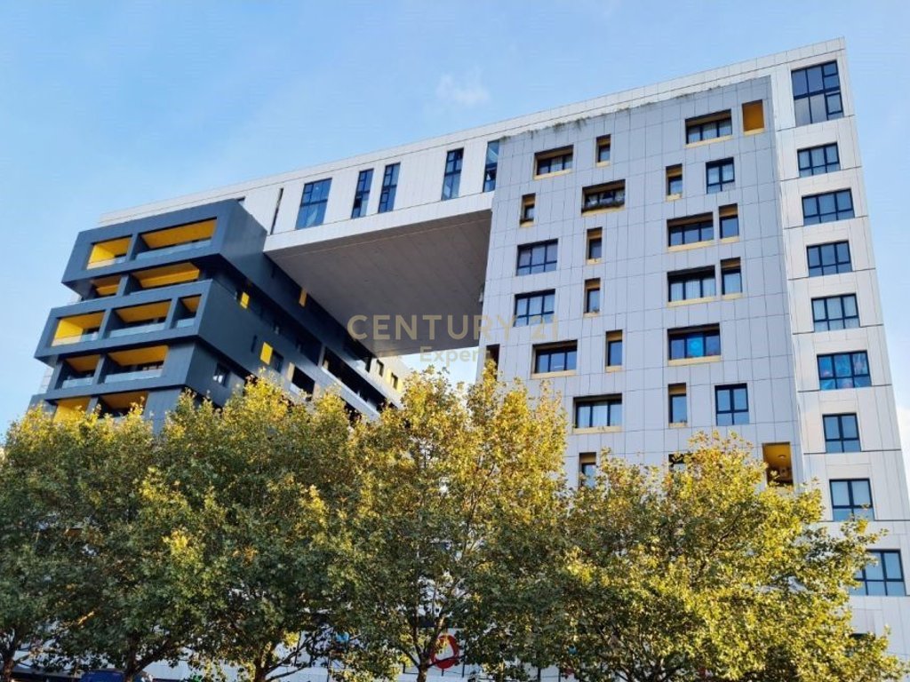 Ekskluzive!!jepet me qira njesi biznesi ,kat 0 tek corner residence! (8)