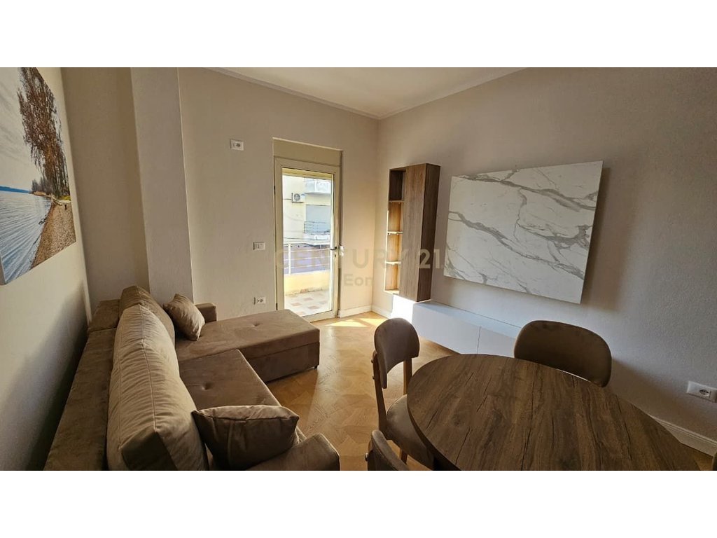 Shitet super apartament 1+1 ne plazh, durres !