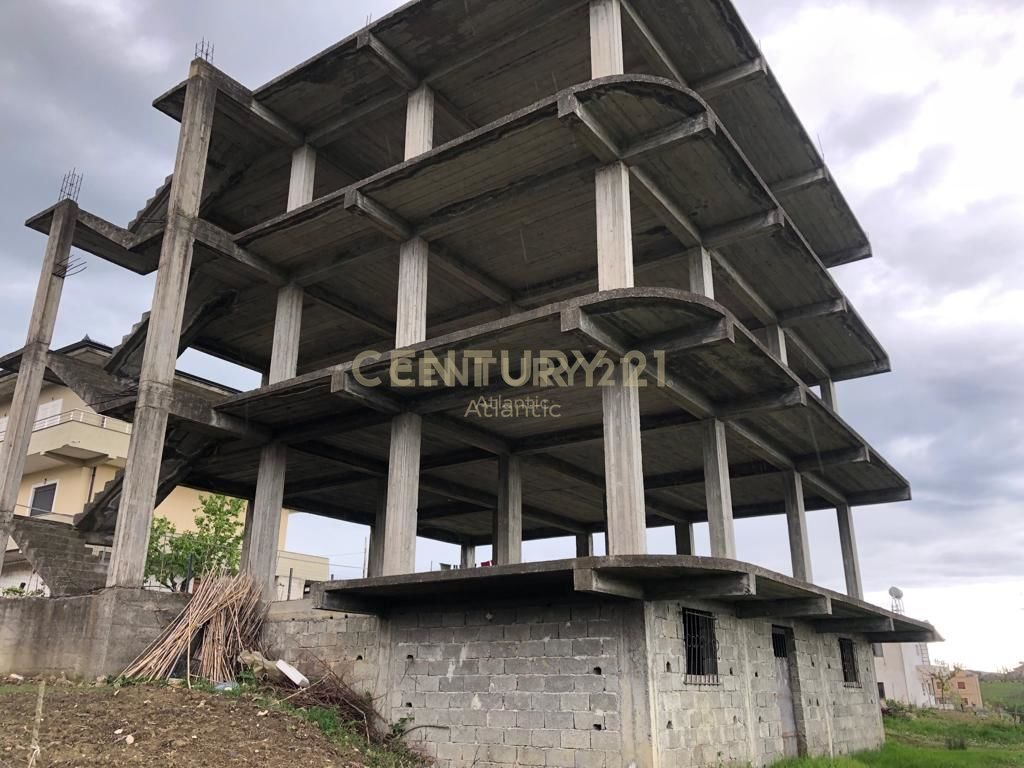 Venta: Edificio de tres pisos + 3 garajes en rrashbull, Durrës (2)