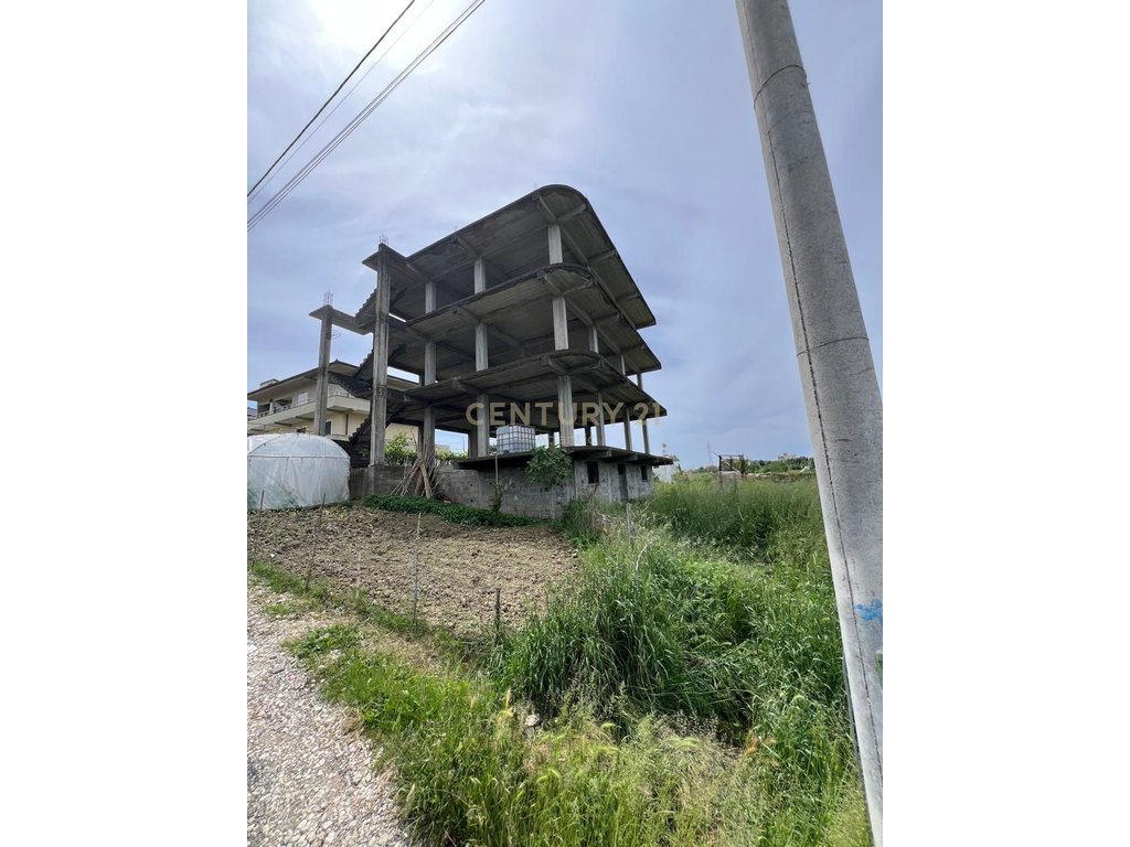Venta: Edificio de tres pisos + 3 garajes en rrashbull, Durrës (4)