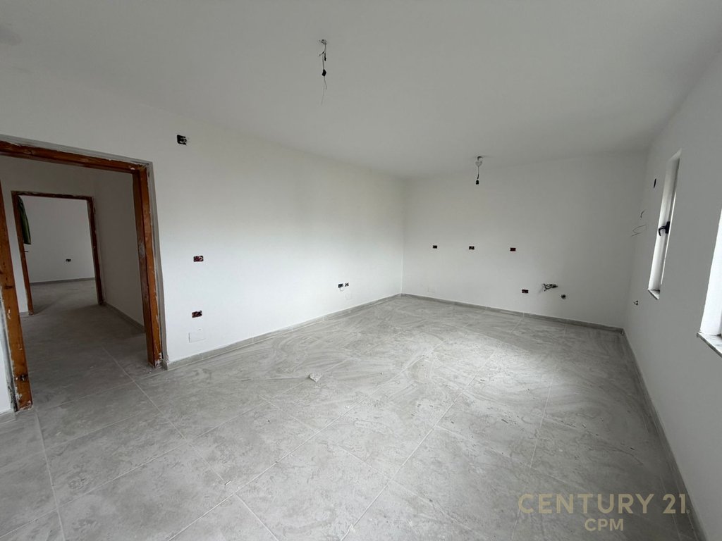 Apartament 2+1 per shitje te Ali Demi!
