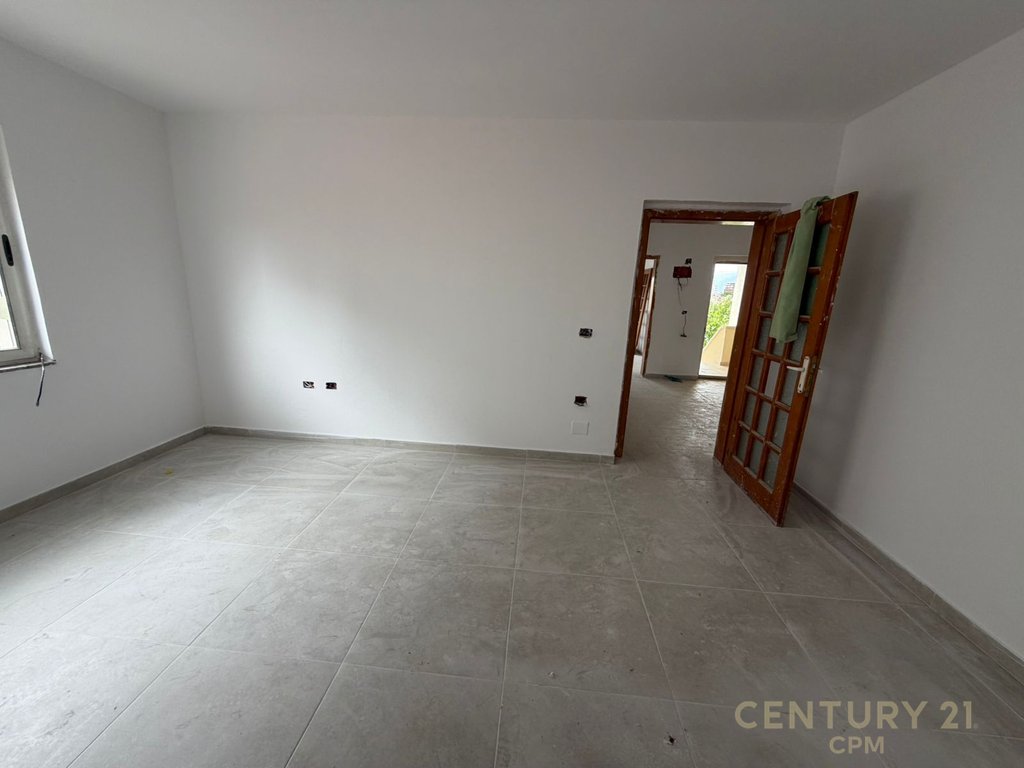 Apartament 2+1 per shitje te Ali Demi! (7)