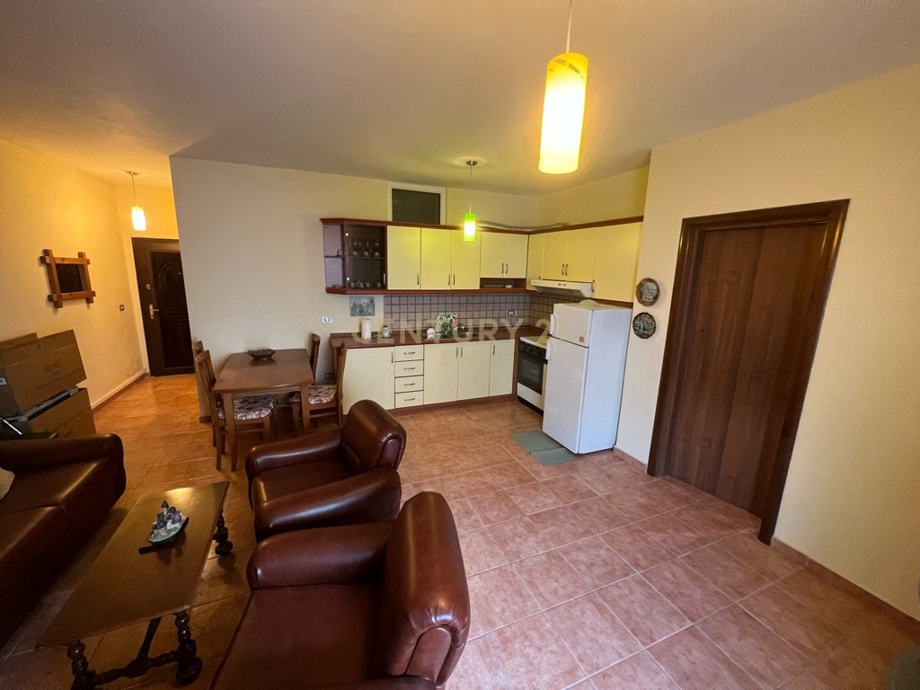 Apartamento en venta 1+1 en shkëmbi i kavajës, Durrës!!