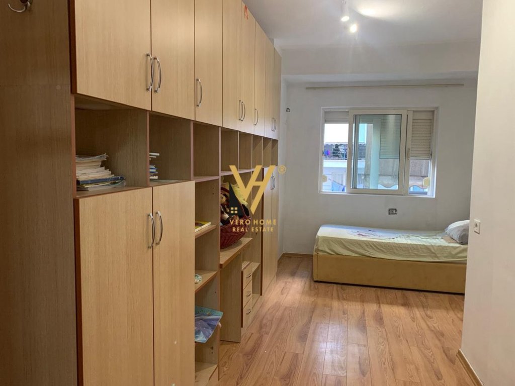 Appartamento in affitto 2+1+blocco in Yzberisht 600 euro