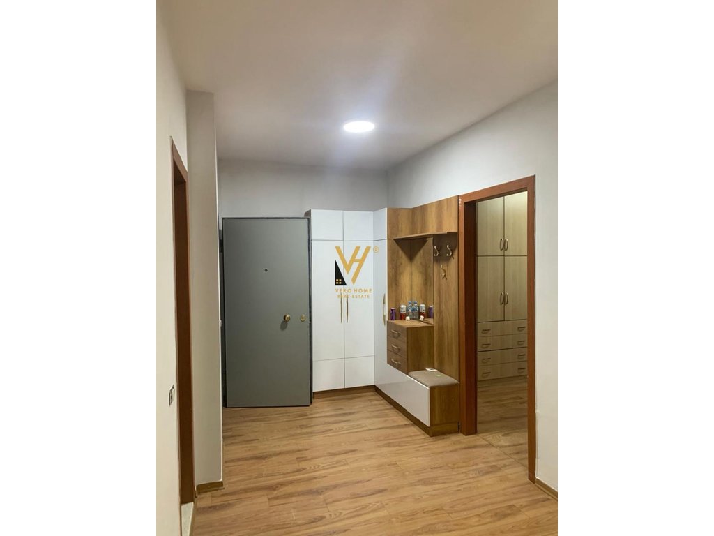 Appartamento in affitto 2+1+blocco in Yzberisht 600 euro
