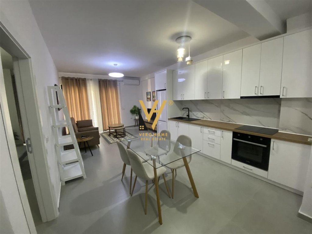 Jepet apartament 1+1+blk me qera te rruga e durresit 750 euro