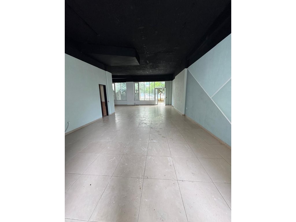 Jepen me qira ambiente biznesi në lungomare, 45 m² secili ose 94 m² total (4)