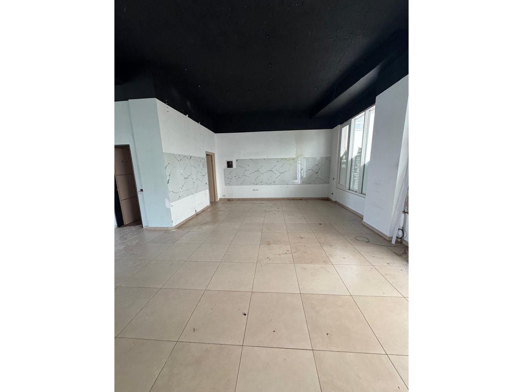 Jepen me qira ambiente biznesi në lungomare, 45 m² secili ose 94 m² total (5)