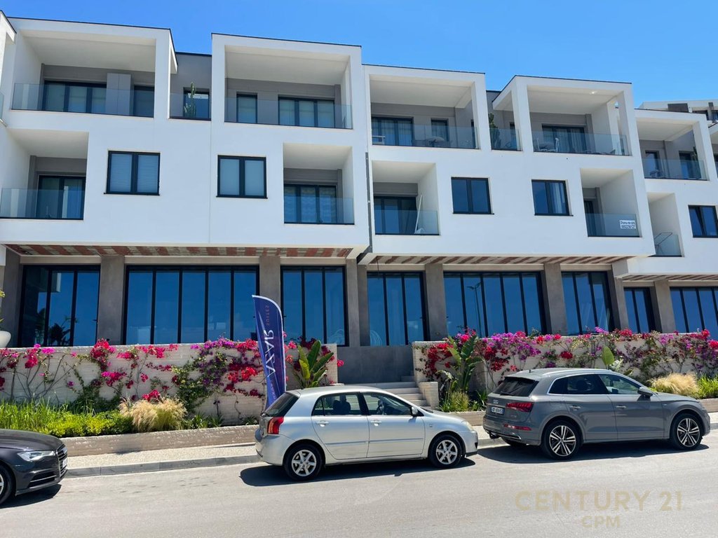 Jepen me qira ambiente biznesi në lungomare, 45 m² secili ose 94 m² total (7)