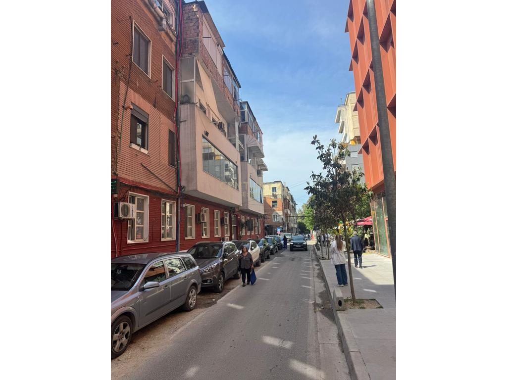 Espace commercial près de la place willson sur la rue moskat