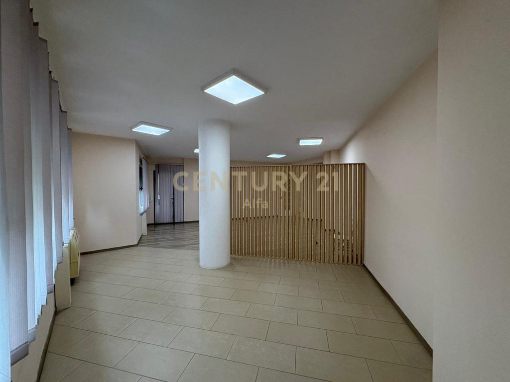 Shitet apartament 3+1+2+depo tek kopshti zoologjik, pranë pavarotit!