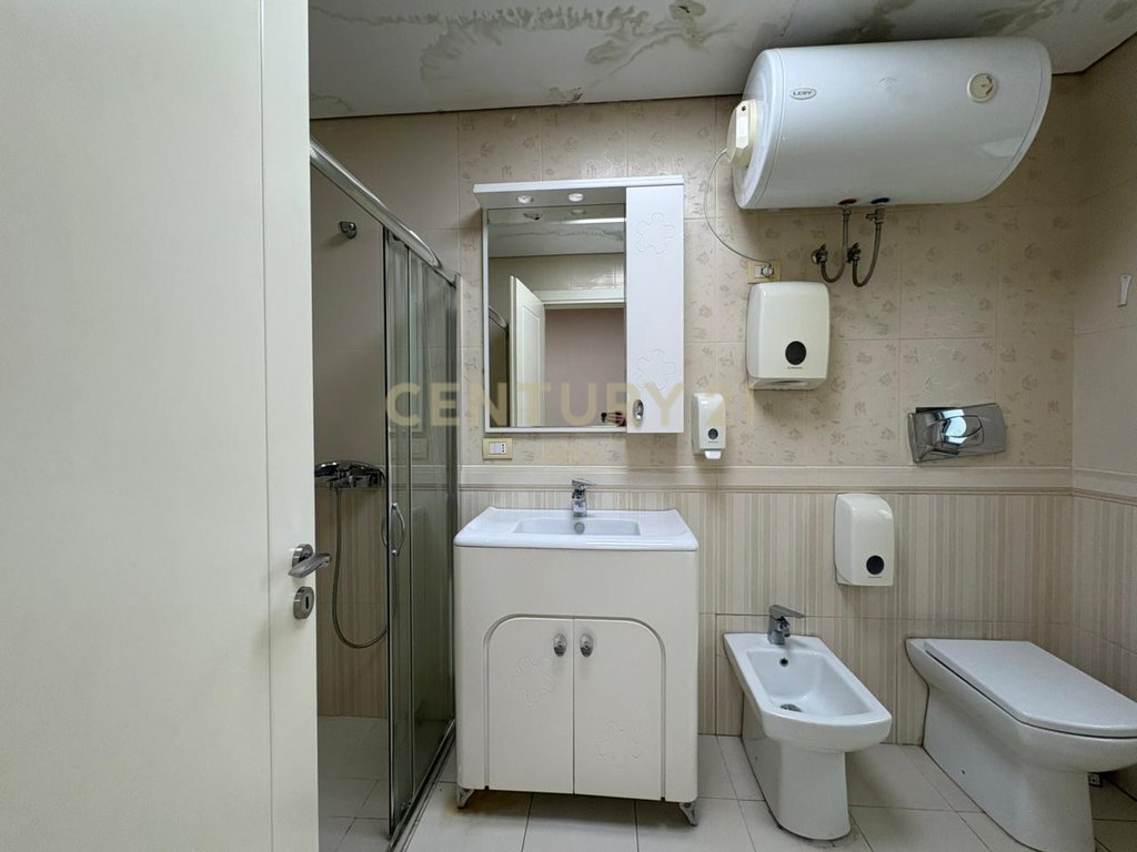 Shitet apartament 3+1+2+depo tek kopshti zoologjik, pranë pavarotit!