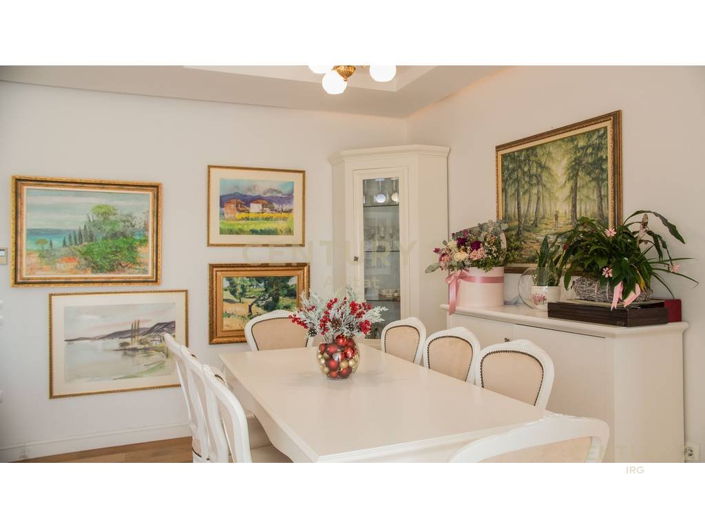 Shitet apartament 3+1+2+depo tek kopshti zoologjik, pranë pavarotit!