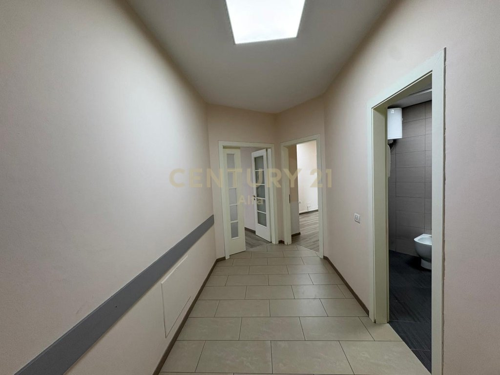 Shitet apartament 3+1+2+depo tek kopshti zoologjik, pranë pavarotit!