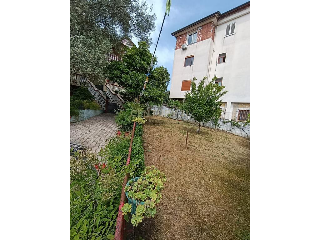 Shtëpi private 2-katëshe në shitje – Mundësi ideale banimi dhe investimi (3)