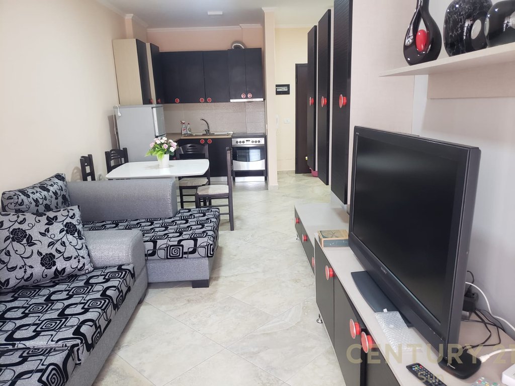Shitet apartament 1+1 në lungomare, Vlorë !
