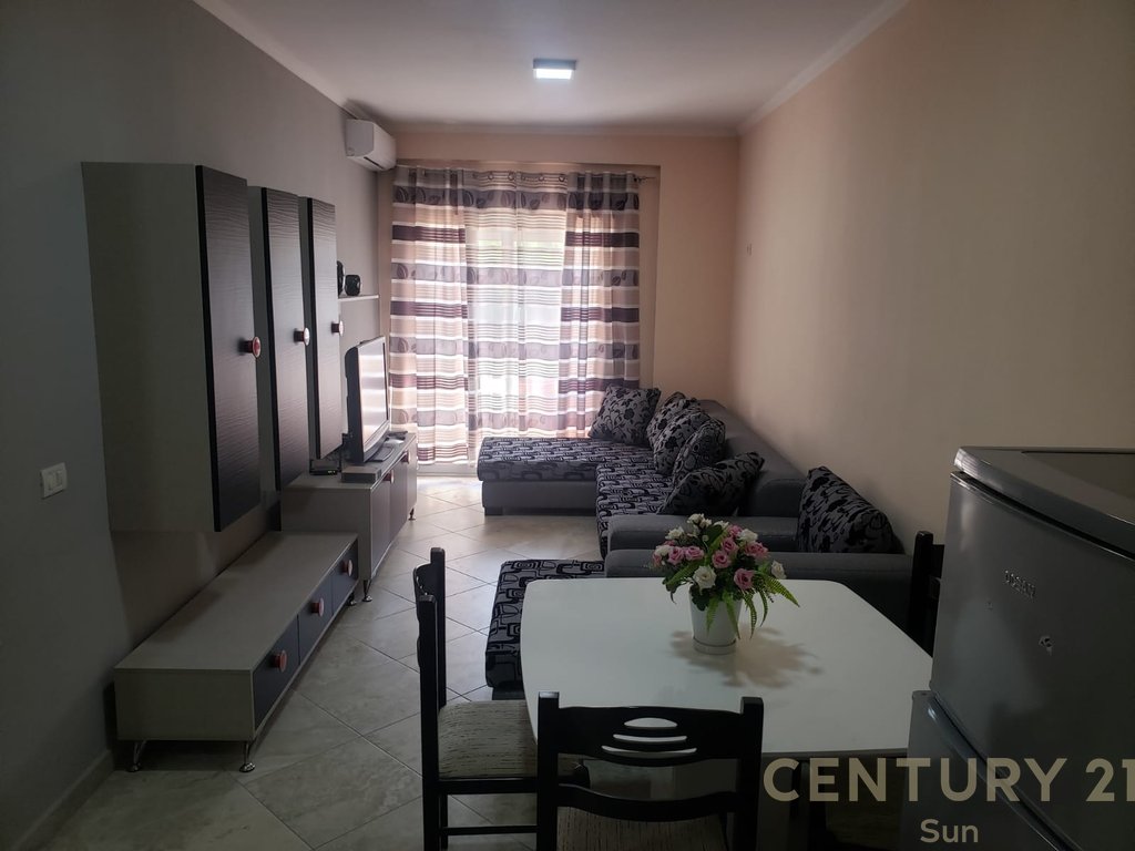 Shitet apartament 1+1 në lungomare, Vlorë !