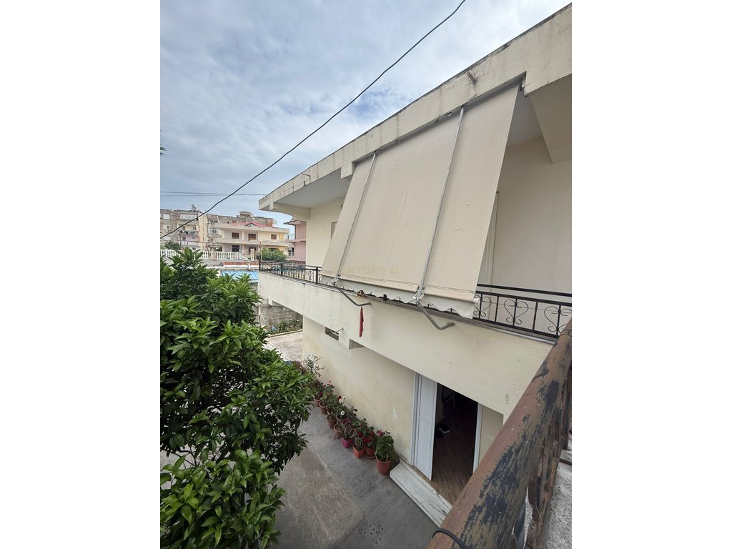 Casa privada de 2 pisos à venda – Bairro “Kushtrim”, Vlorë