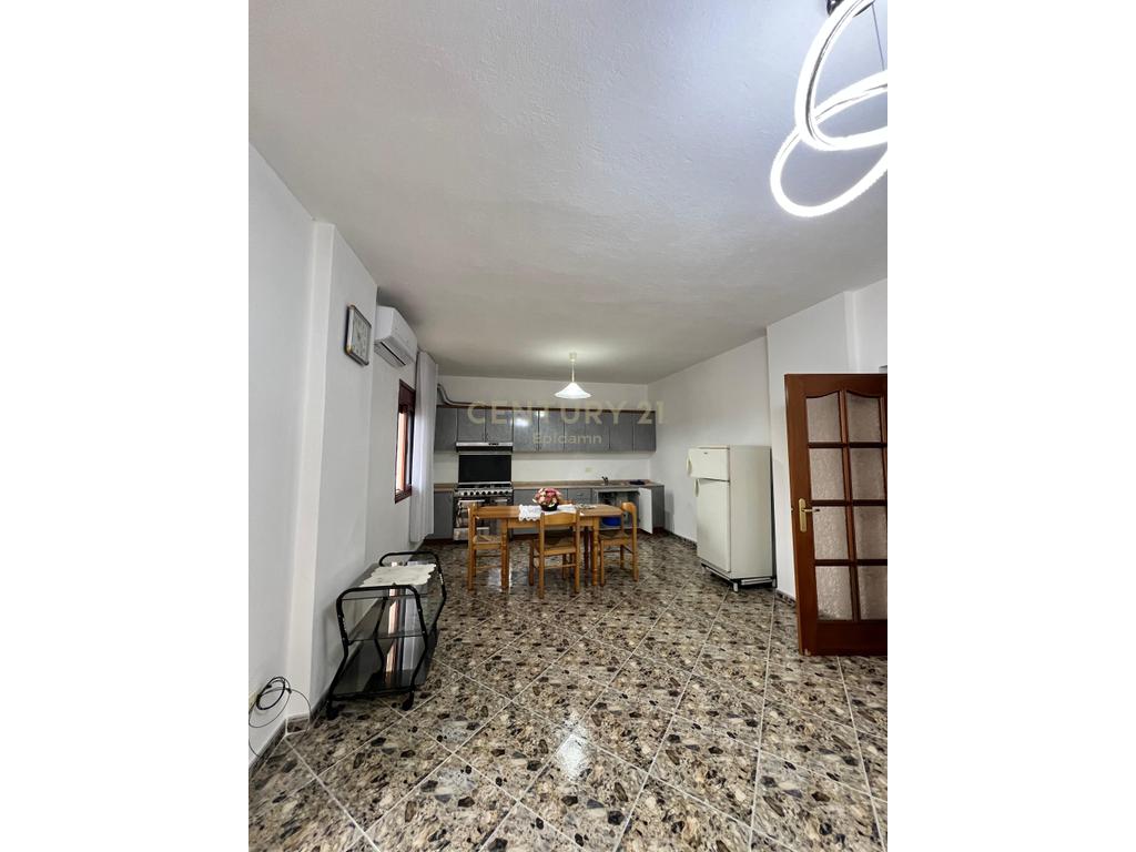 Appartement 3+1+2 salles de bain à louer, près du marché fruits-légumes, durres! (2)