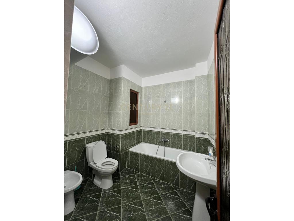 Appartement 3+1+2 salles de bain à louer, près du marché fruits-légumes, durres! (8)