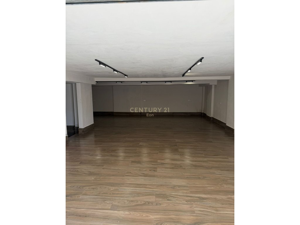 Ambiente comercial à venda na praia, iliria!
