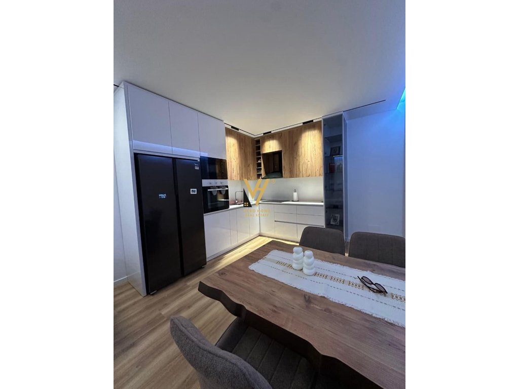 Shitet apartament 2+1+blk tek univers city 145.000 euro