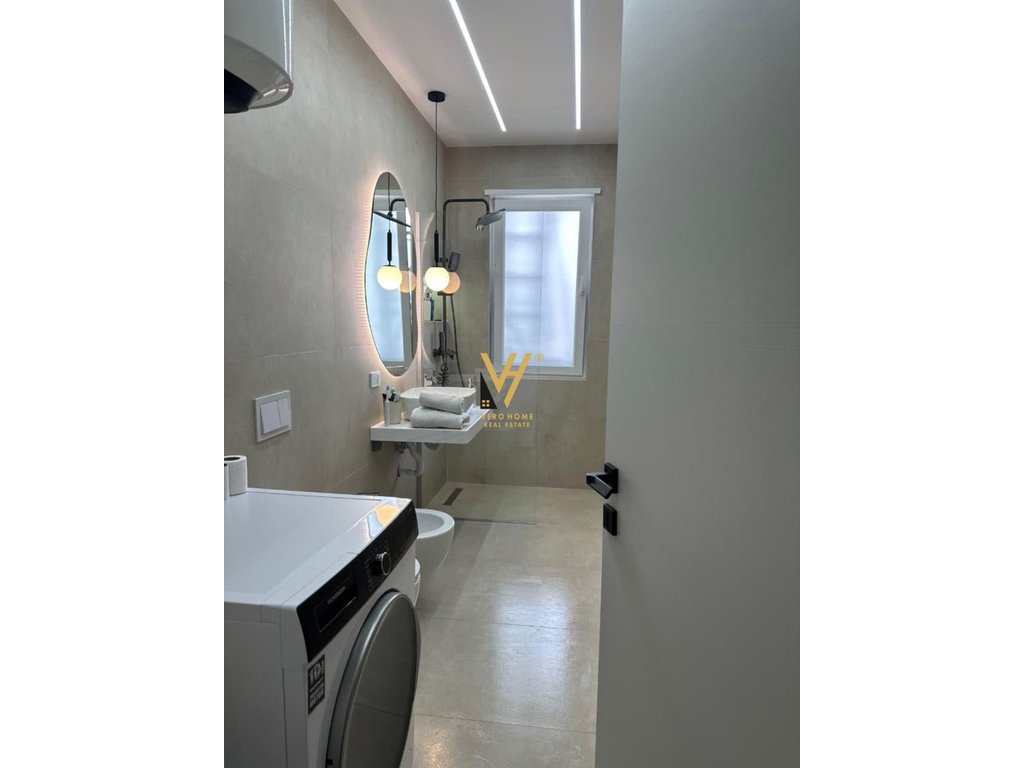 Shitet apartament 2+1+blk tek univers city 145.000 euro