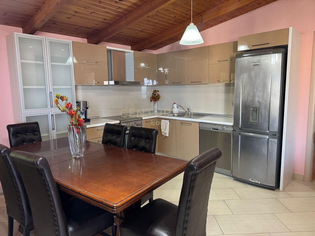 À louer appartement 1+1 avec vue sur mer sur la plage, durres ! (3)