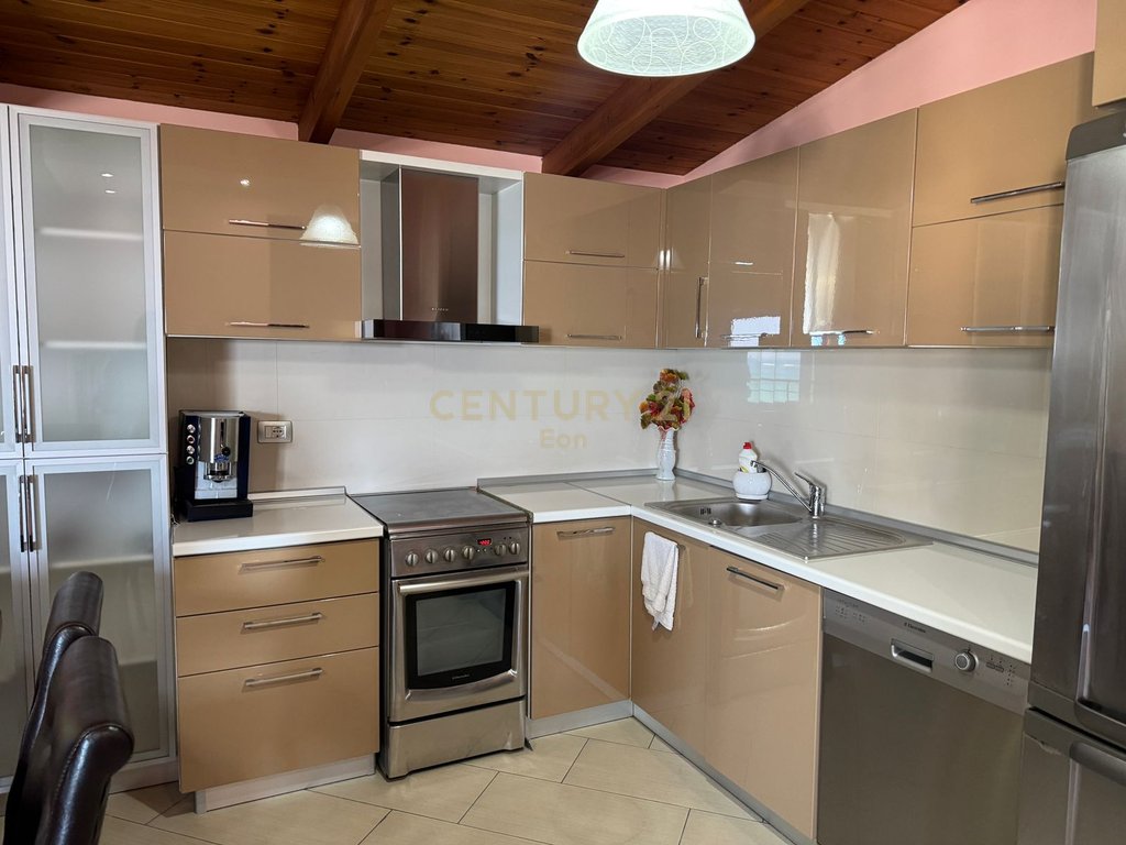 À louer appartement 1+1 avec vue sur mer sur la plage, durres ! (4)