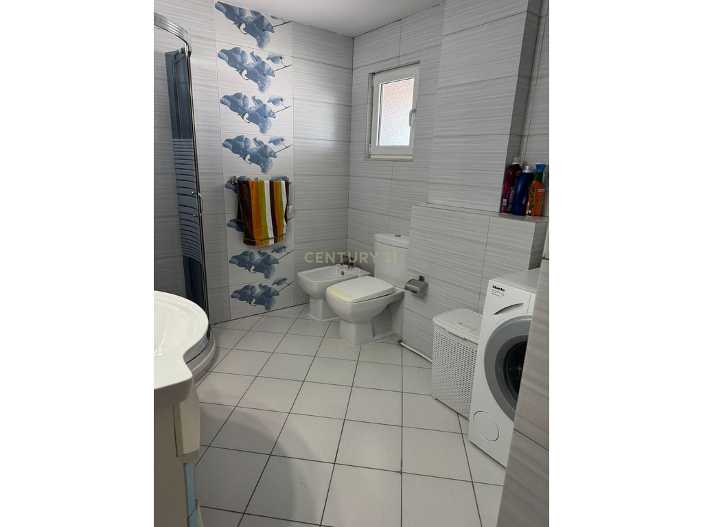 À louer appartement 1+1 avec vue sur mer sur la plage, durres ! (7)